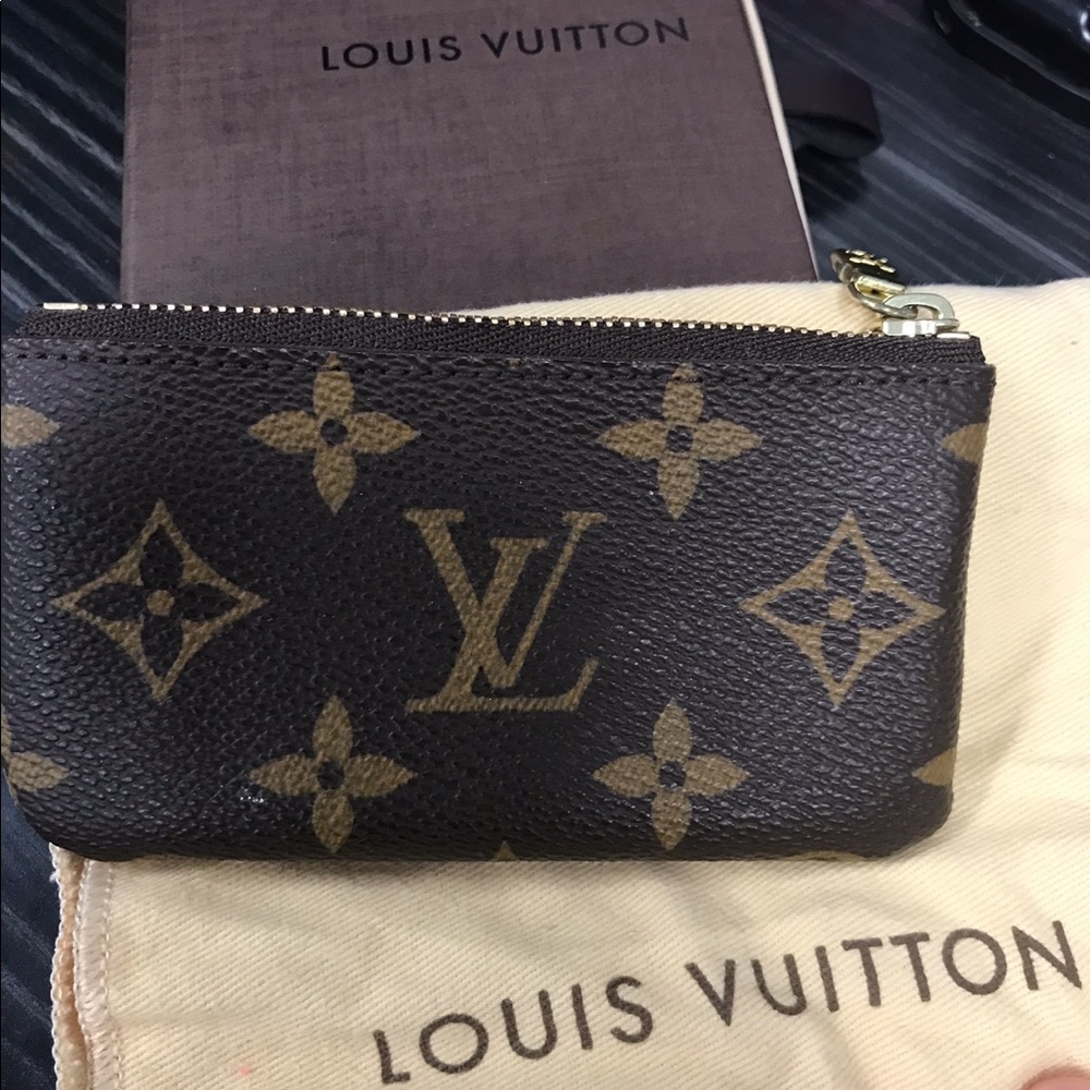 LV Mini keychain - Picture 4 of 8